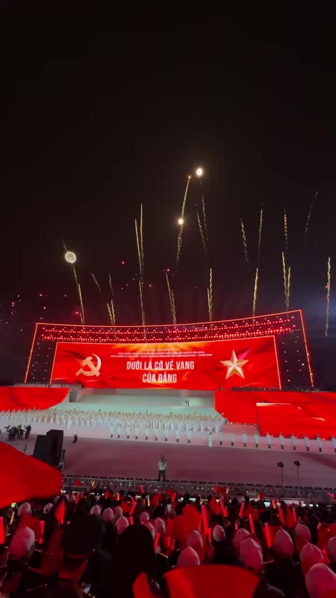 Pháo hoa chào chào mừng Đại hội Đảng