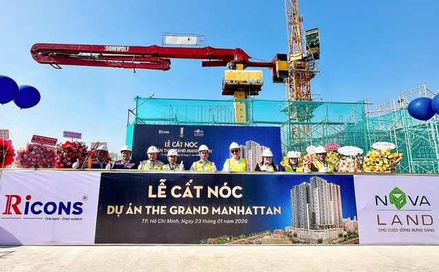 The Grand Manhattan tăng tốc về đích, chính thức cất nóc tháp cuối cùng - Ảnh 1.