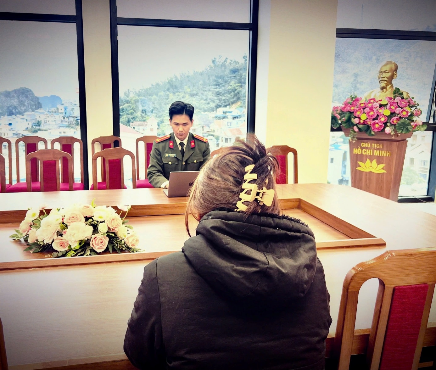 Công an Quảng Ninh triệu tập 2 chủ tài khoản Facebook rao bán vé mời concert- Ảnh 1.