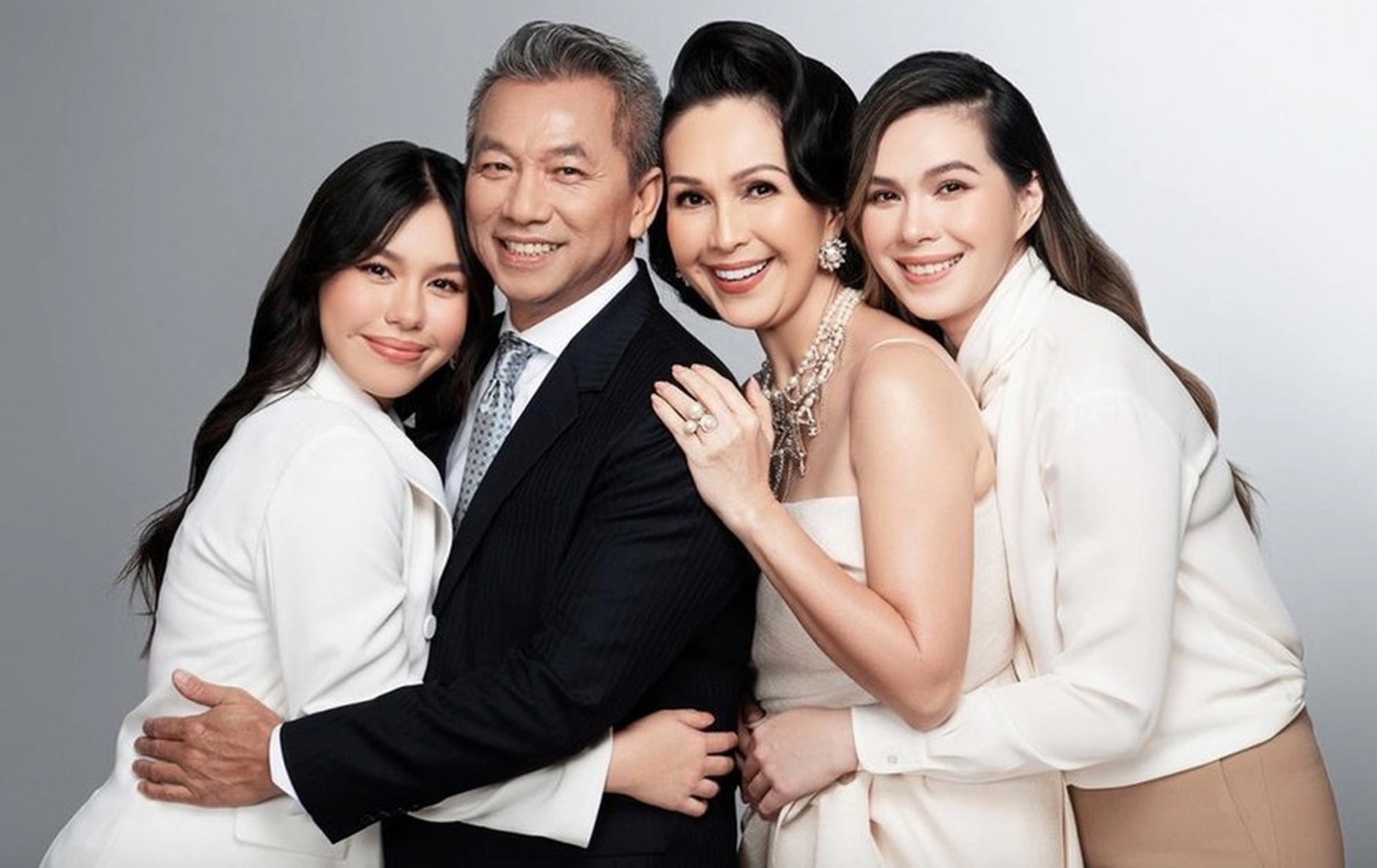 Tổ ấm viên mãn của nữ diễn viên.