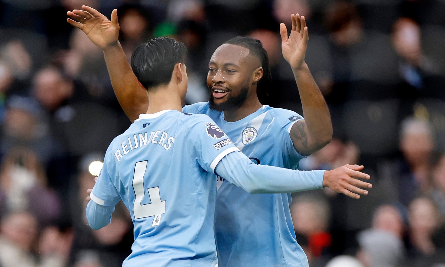 Semenyo ghi bàn trong trận Man City đấu với Wolves. (Ảnh: Reuters)