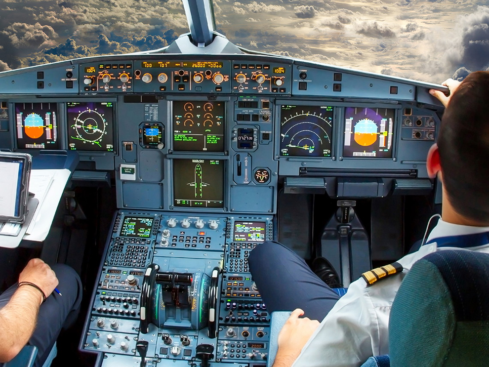 Trung Quốc: Cơ trưởng đấm cơ phó ở buồng lái khi máy bay trên đường băng - 1