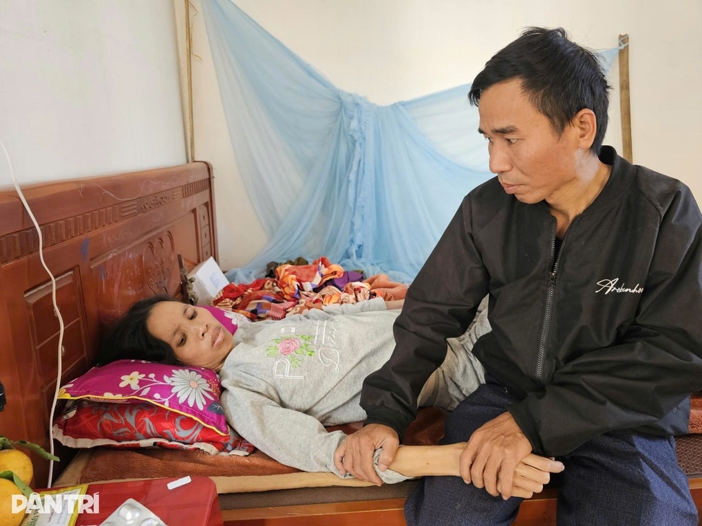 Người mẹ trẻ thoi thóp trên giường và nỗi sợ lần cuối phải buông tay 4 con - 3 Người mẹ trẻ thoi thóp trên giường và nỗi sợ lần cuối phải buông tay 4 con - 3