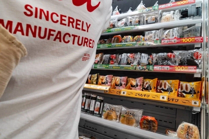 Các loại cơm nắm trong cửa hàng tiện lợi. Ảnh: Johan Brooks