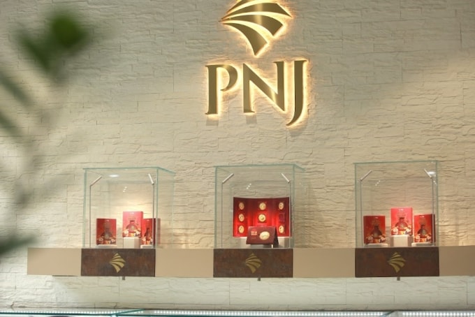 Các sản phẩm Tết năm nay. Ảnh: Quang Hùng