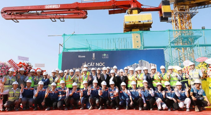 Lễ cất nóc sáng 23/1. Ảnh: Novaland