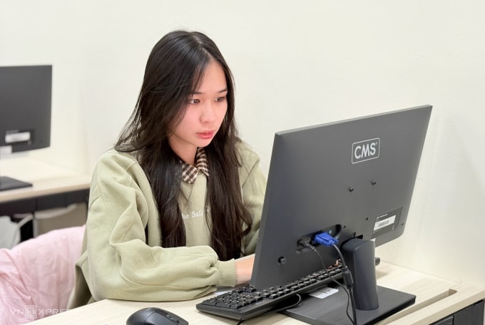 Thí sinh thi đánh giá tư duy TSA tại Đại học Bách khoa Hà Nội ngày 24/1. Ảnh: Dương Tâm