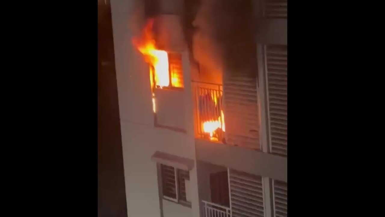 Cháy căn hộ chung cư ở TP HCM, ba mẹ con bỏng nặng