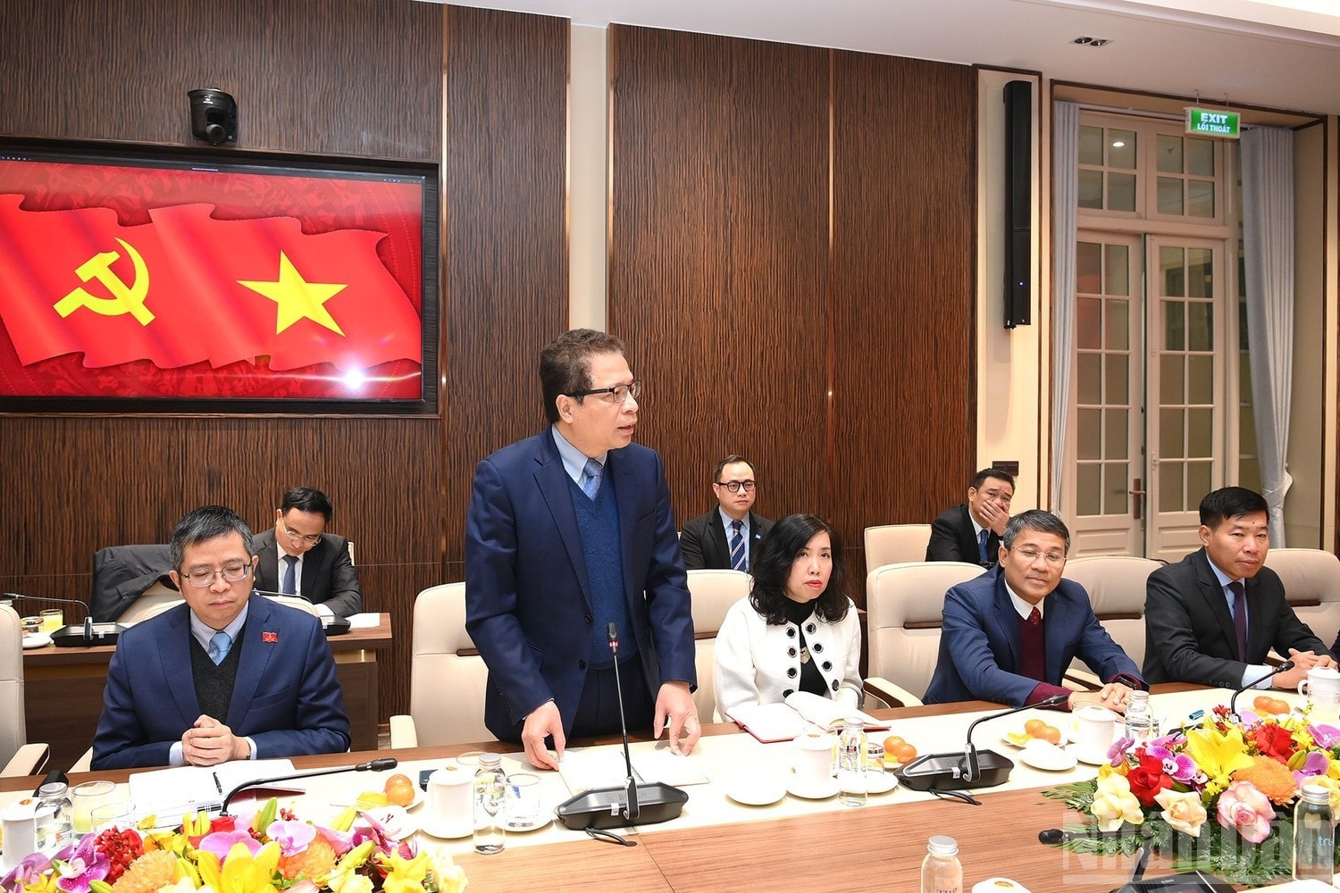 Đại diện các Đại sứ, Trưởng cơ quan đại diện Việt Nam tại nước ngoài phát biểu tại cuộc làm việc.