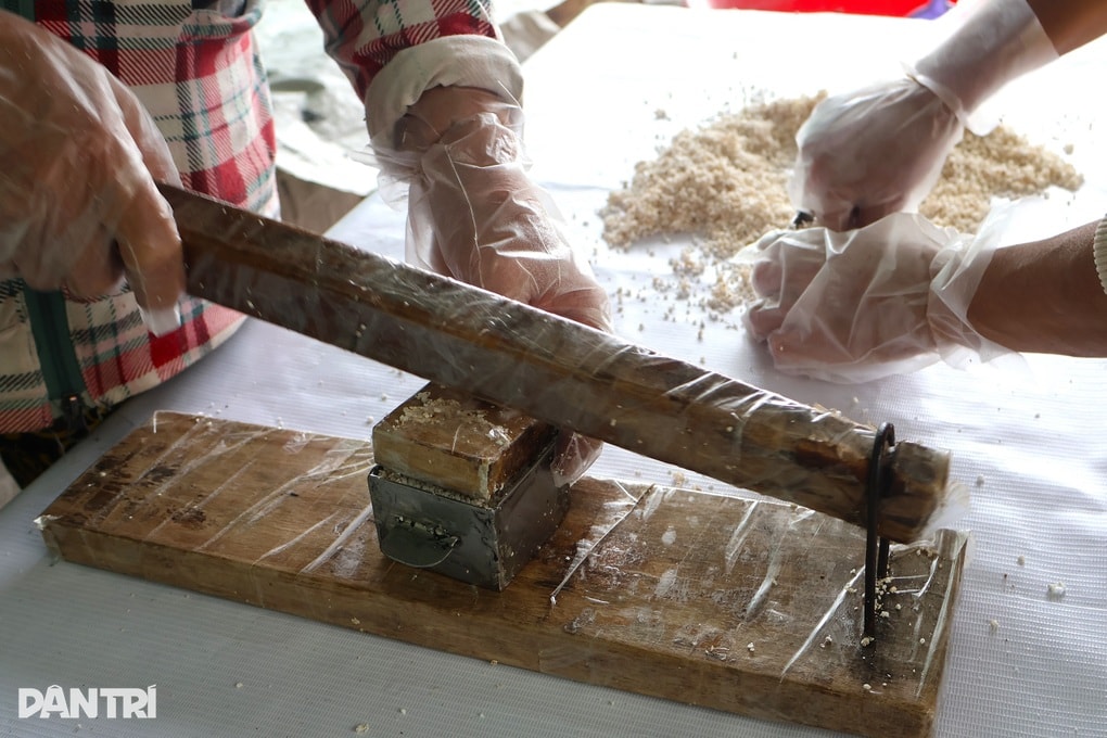 Làng nghề làm đặc sản ngày Tết rộn ràng từ sáng đến khuya - 2