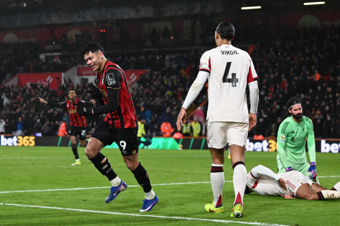Evanilson (trái) mừng bàn mở tỷ số trong trận Bournemouth hòa Liverpool 2-2 ở vòng 23 Ngoại hạng Anh trên sân Vitality, Bournemouth, Dorset, Anh ngày 24/1/2026. Ảnh: Shutterstock