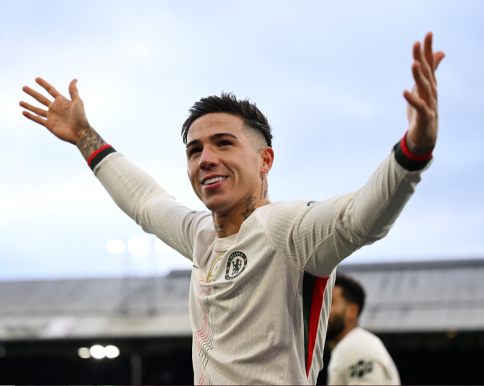 Enzo Fernandez mừng bàn nâng tỷ số lên 3-0. Ảnh: Chelsea FC