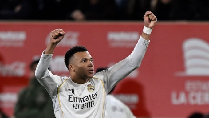Mbappe ăn mừng sau khi ghi bàn cho Real trong trận thắng Villarreal 2-0 ở vòng 21 La Liga trên sân Estadio de la Ceramica, ngày 24/1/2026. Ảnh: Reuters