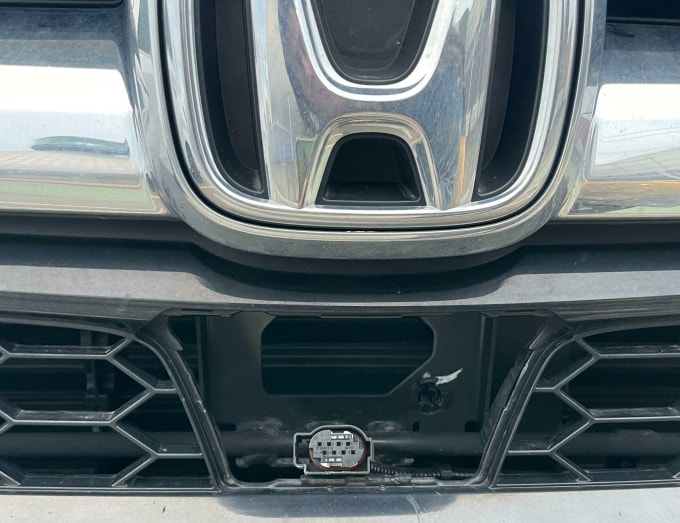 Cảm biến radar bị trộm trên mẫu CR-V 2019 tại Mỹ. Ảnh: Reddit/HammyHanded-9567