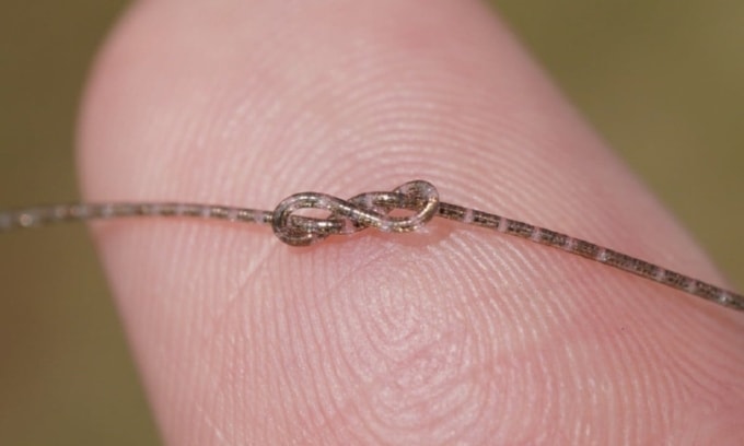 Một đoạn chip dạng sợi trong ảnh công bố hôm 22/1. Ảnh: SCMP