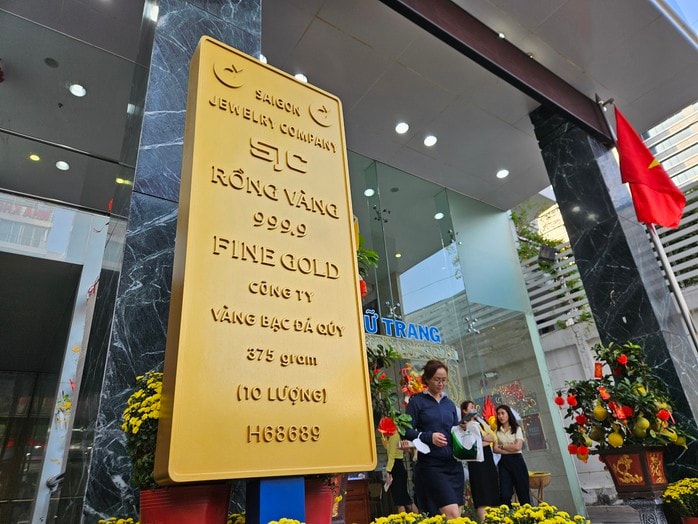 Giá vàng hôm nay 24 - 1 và dự báo tăng giá tuần tới - Ảnh 2.