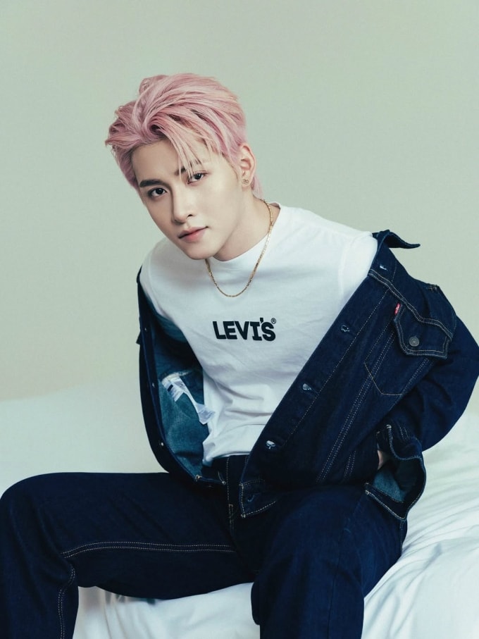 Chân dung Hùng Huỳnh trong bức ảnh do ban tổ chức đăng tải.