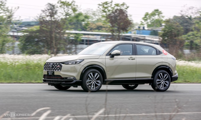 Honda HR-V phiên bản hybrid trên đường thử. Ảnh: Lương Dũng