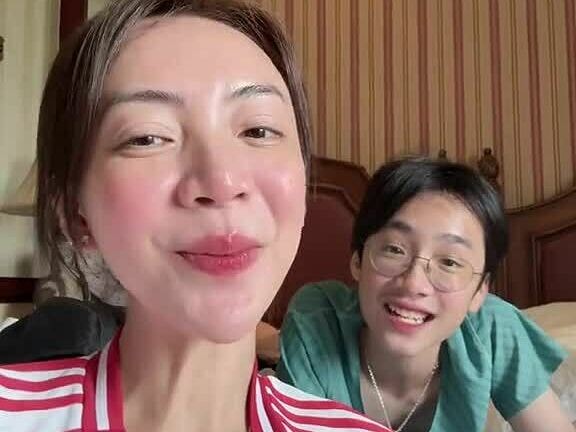 Thu Trang quay video hài cùng con trai