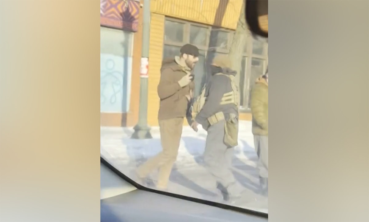 Tranh cãi xung quanh video đặc vụ bắn chết người ở Minneapolis