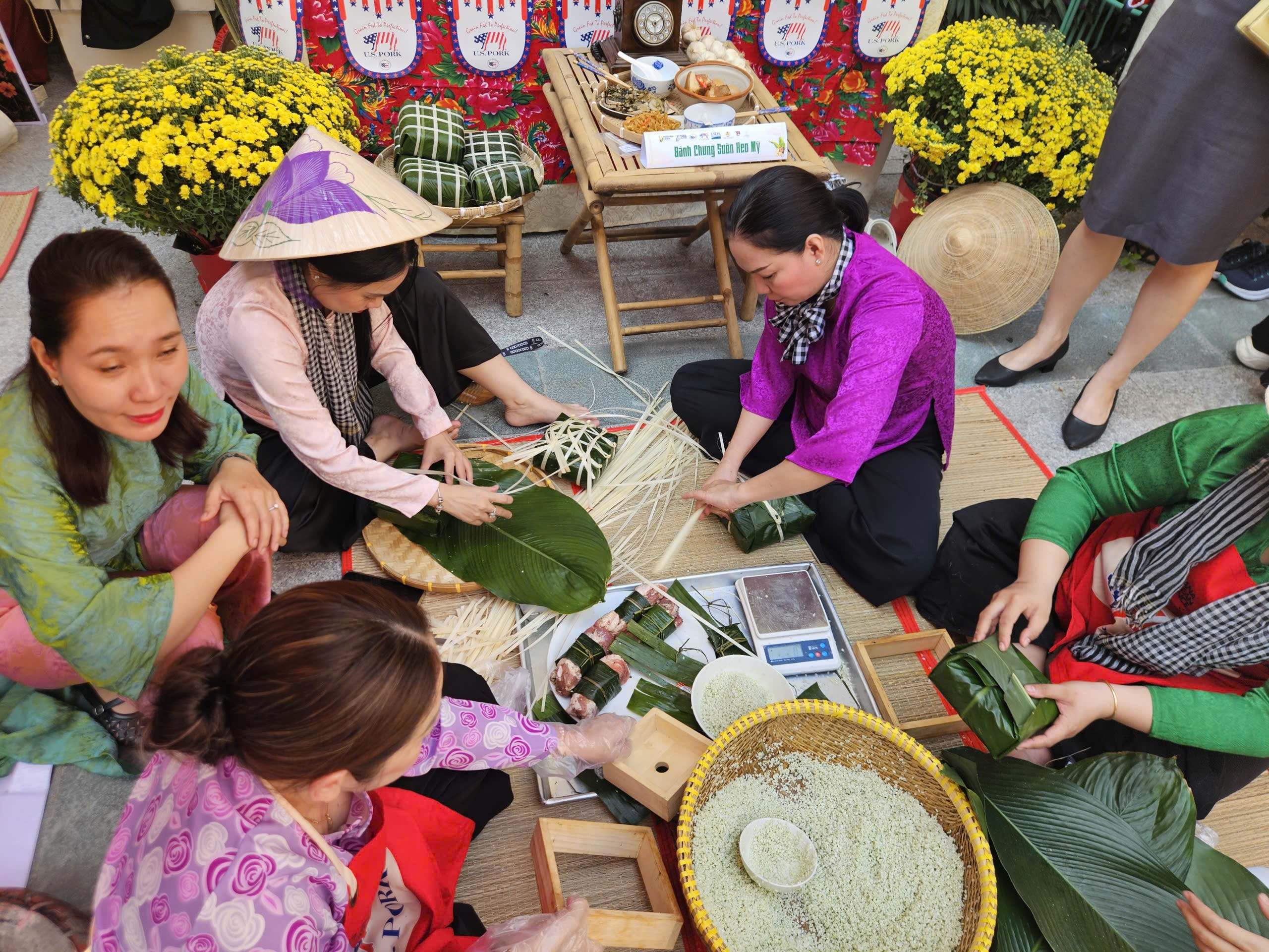 Bánh chưng với thịt heo Mỹ có gì đặc biệt? - Ảnh 4.