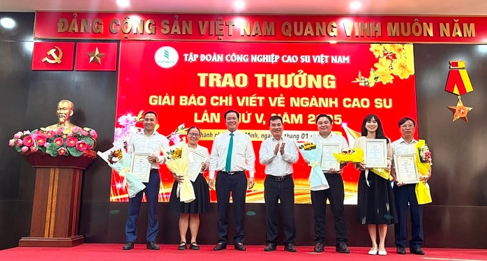 Báo Người Lao Động đoạt giải A viết về ngành cao su năm 2025 - Ảnh 1.