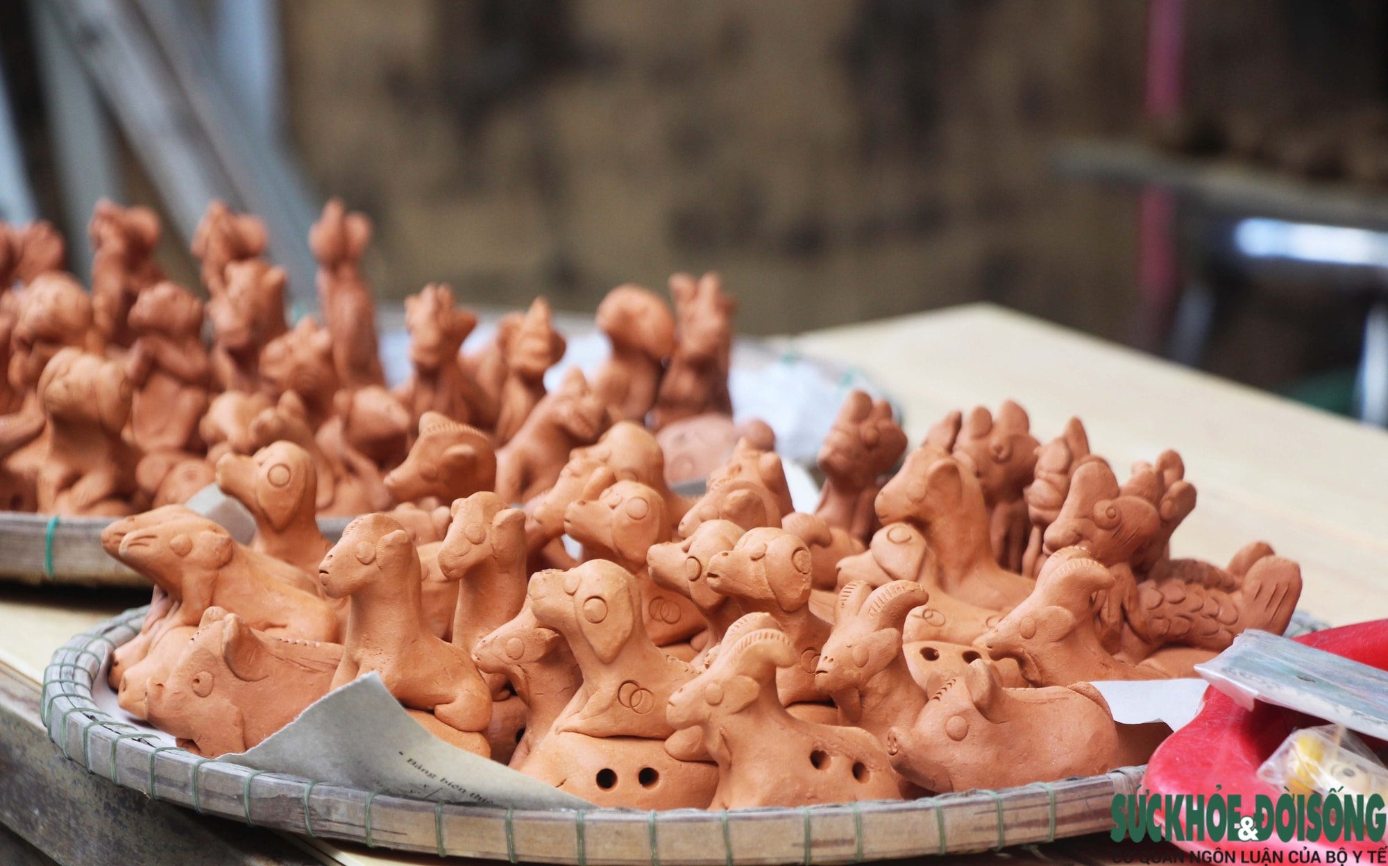 Làng gốm 500 năm tuổi tất bật vào mùa làm linh vật ngựa- Ảnh 8. Làng gốm 500 năm tuổi tất bật vào mùa làm linh vật ngựa- Ảnh 8.