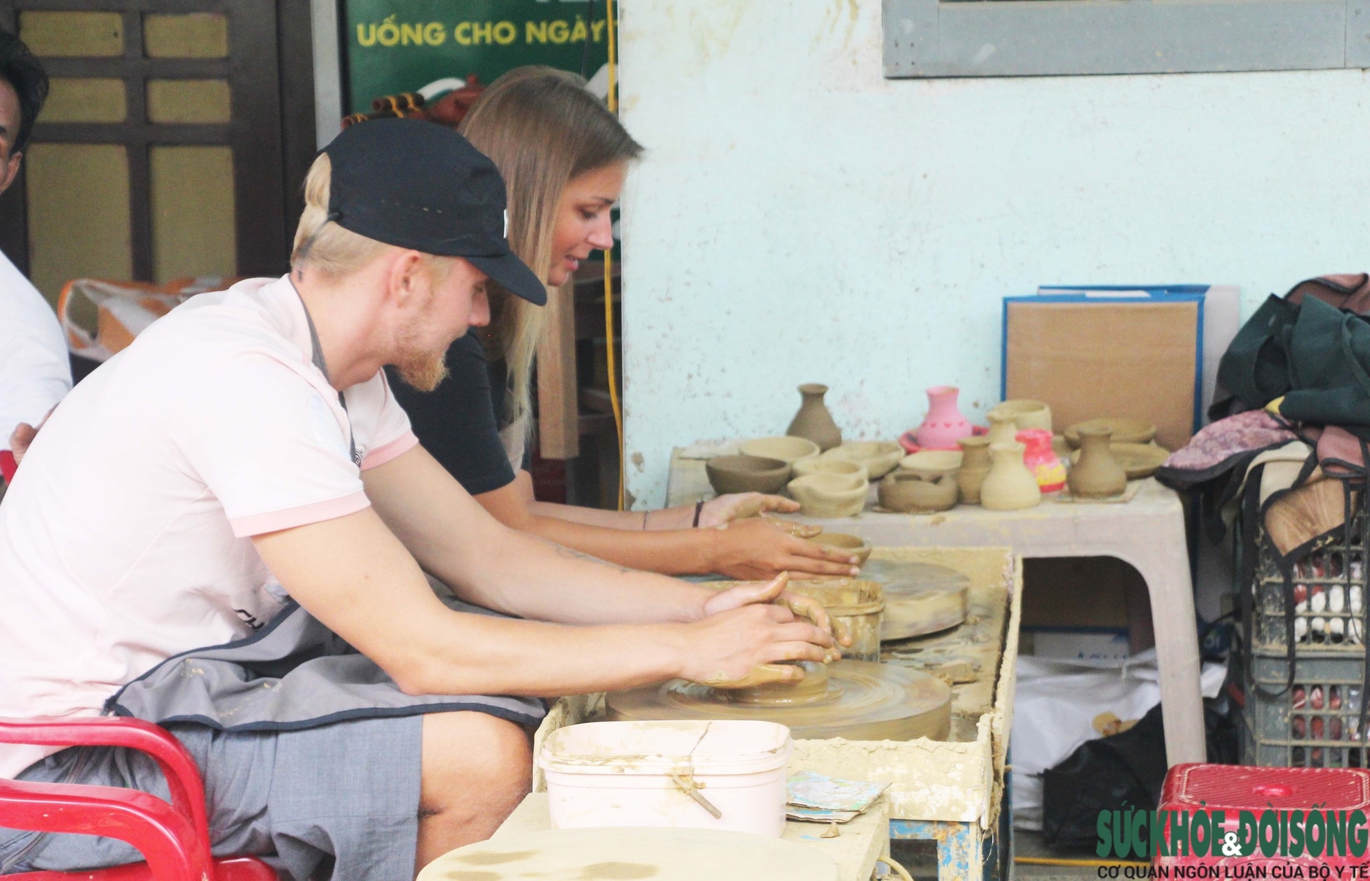 Làng gốm 500 năm tuổi tất bật vào mùa làm linh vật ngựa- Ảnh 15. Làng gốm 500 năm tuổi tất bật vào mùa làm linh vật ngựa- Ảnh 15.