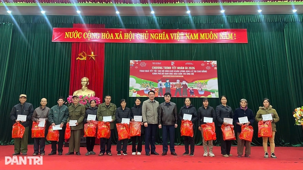 Báo Dân trí trao hơi ấm Tết Nhân ái tới 100 hộ dân vùng bão lũ Cao Bằng - 10