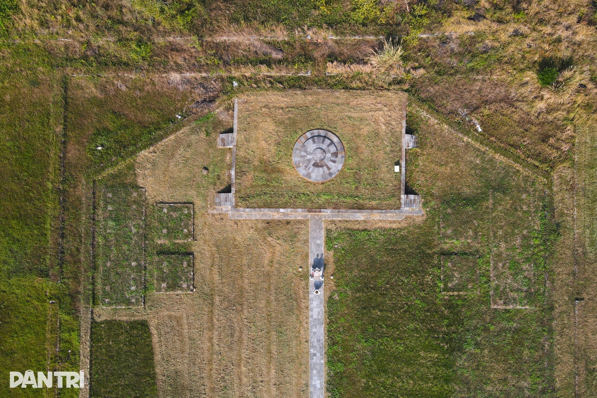 Cận cảnh đàn tế hơn 620 năm tại di sản bằng đá độc nhất vô nhị ở Việt Nam - 4