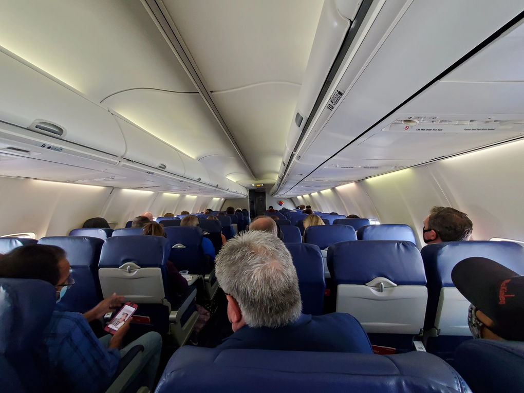 Hành khách ngoại cỡ phải mua 2 ghế, hãng bay giá rẻ của Mỹ gây tranh cãi - 1 Hành khách ngoại cỡ phải mua 2 ghế, hãng bay giá rẻ của Mỹ gây tranh cãi - 1