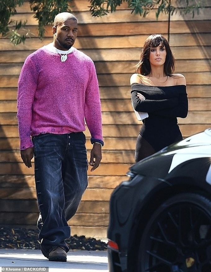 Kanye West bên vợ kém 18 tuổi - Bianca Censori. Ảnh: Backgrid