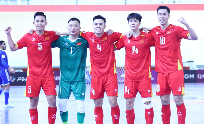 Các cầu thủ Việt Nam mừng chiến thắng 5-4 trước Kuwait ở trận ra quân bảng B giải vô địch futsal châu Á 2026, tối 27/1 tại Jakarta, Indonesia. Ảnh: AFC