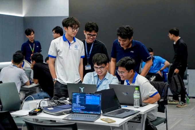 Sinh viên khoa Công nghệ phần mềm, trường Đại học Công nghệ Thông tin, trong giờ học. Ảnh: Khoa Công nghệ phần mềm