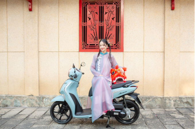 Người dùng bên dòng xe Yamaha Janus. Ảnh: Yamaha