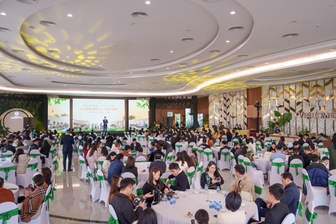 Sự kiện thu hút hàng trăm khách hàng tham dự. Ảnh: Vinhomes