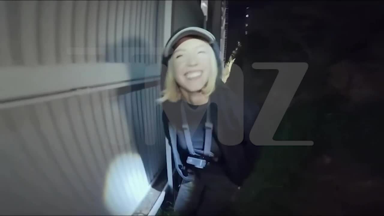 Video 'Sydney Sweeney treo nội y lên bảng hiệu Hollywood' qua ống kính TMZ