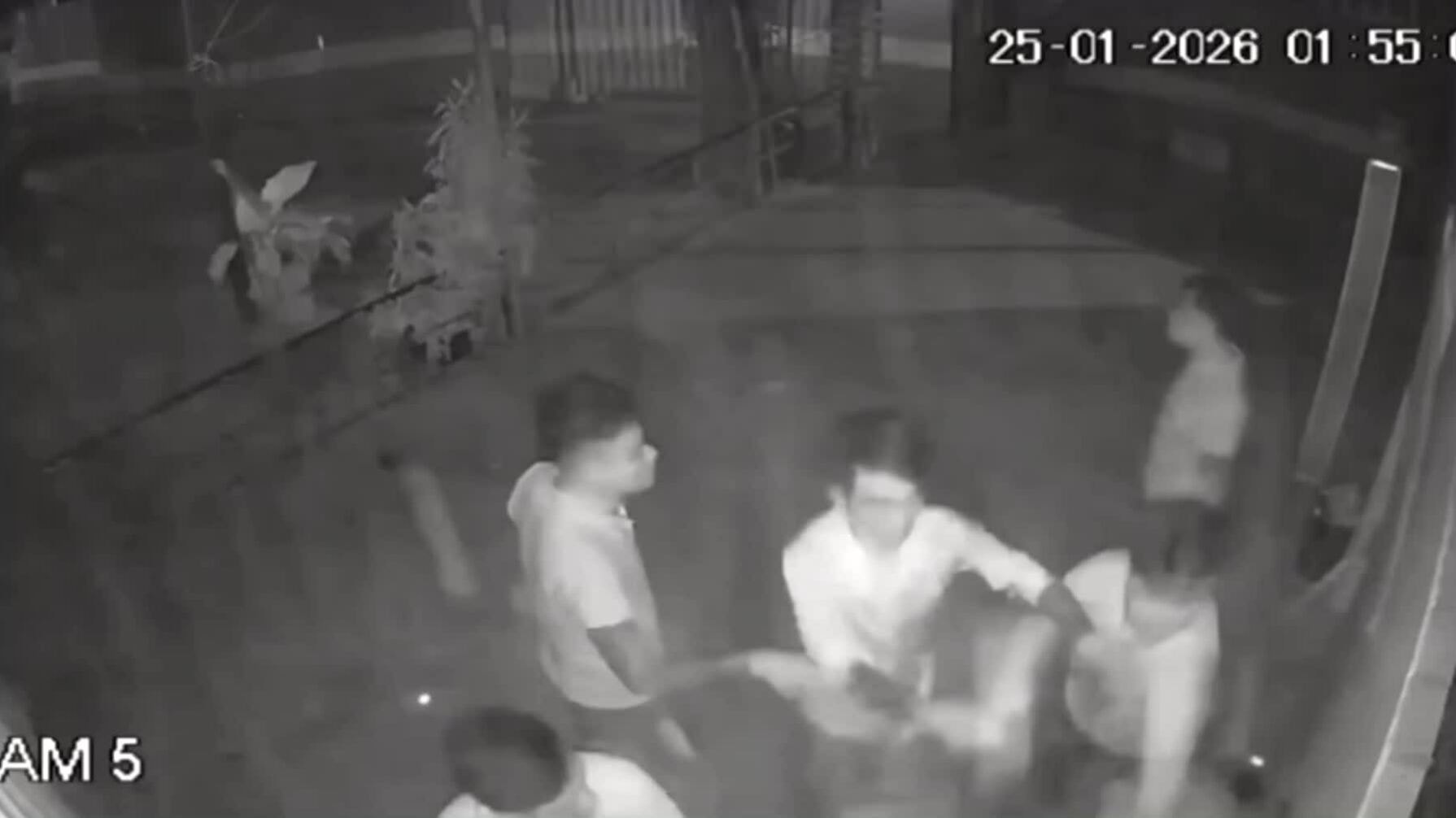 Hơn 20 người bị tạm giữ vì hỗn chiến sau mâu thuẫn trong quán ăn