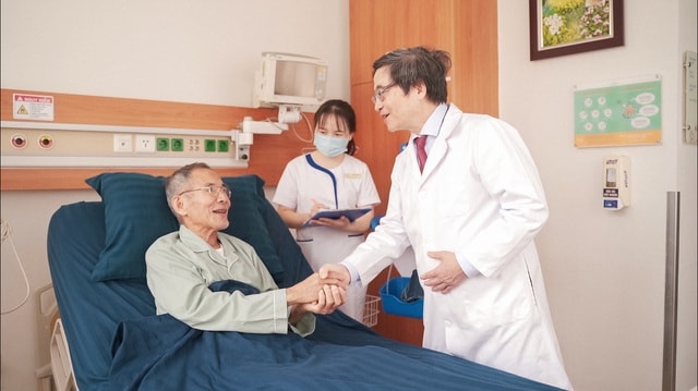 Vinmec cứu sống cụ ông 70 tuổi mắc “ung thư chồng ung thư” - Ảnh 2.