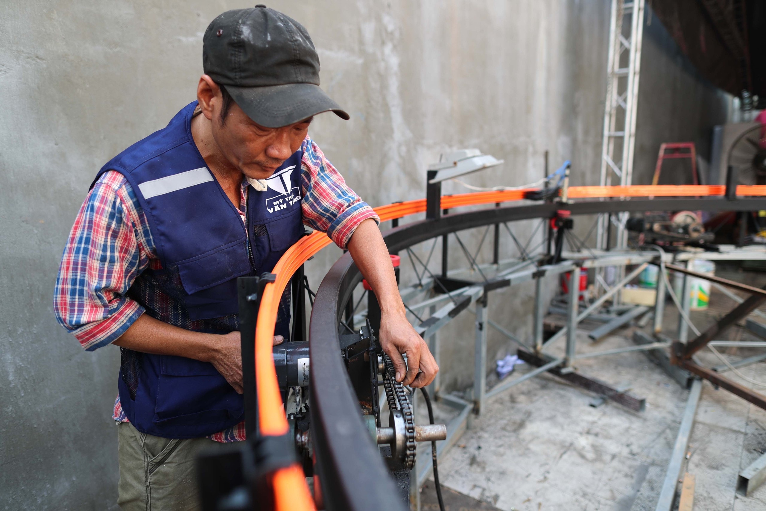 Cận cảnh linh vật ngựa trên đường hoa Nguyễn Huệ Tết Bính Ngọ 2026 - Ảnh 4.