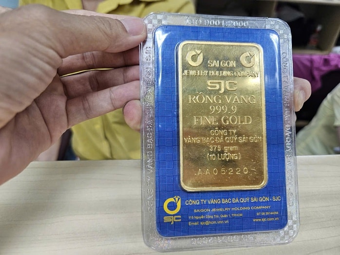 Mua , bán vàng miếng SJC và những rủi ro tịch thu vàng vi phạm năm 2026 - Ảnh 2.