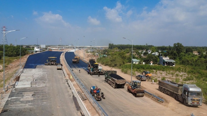 Thi công sân bay Long Thành và cao tốc biên hòa - Vũng Tàu xuyên Tết 2026 - Ảnh 12.