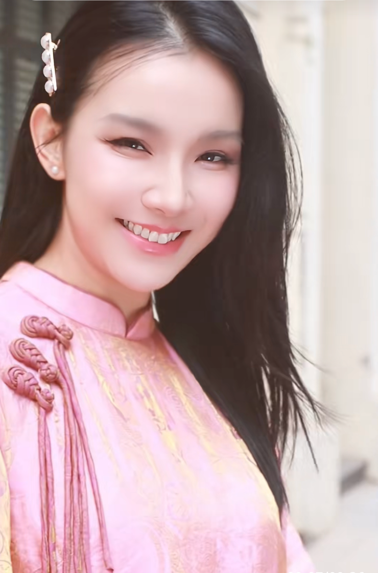 Hoa hậu Thùy Lâm gây ngỡ ngàng ở tuổi U40- Ảnh 4.