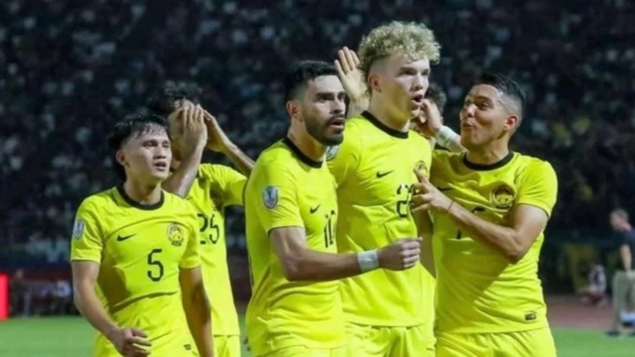 Dàn cầu thủ nhập tịch Malaysia khiến bóng đá nước này lao đao.