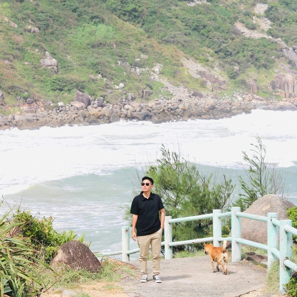 Chú chó ở Phú Yên gây sốt vì chỉ đường cho khách như hướng dẫn viên - 2 Chú chó ở Phú Yên gây sốt vì chỉ đường cho khách như hướng dẫn viên - 2