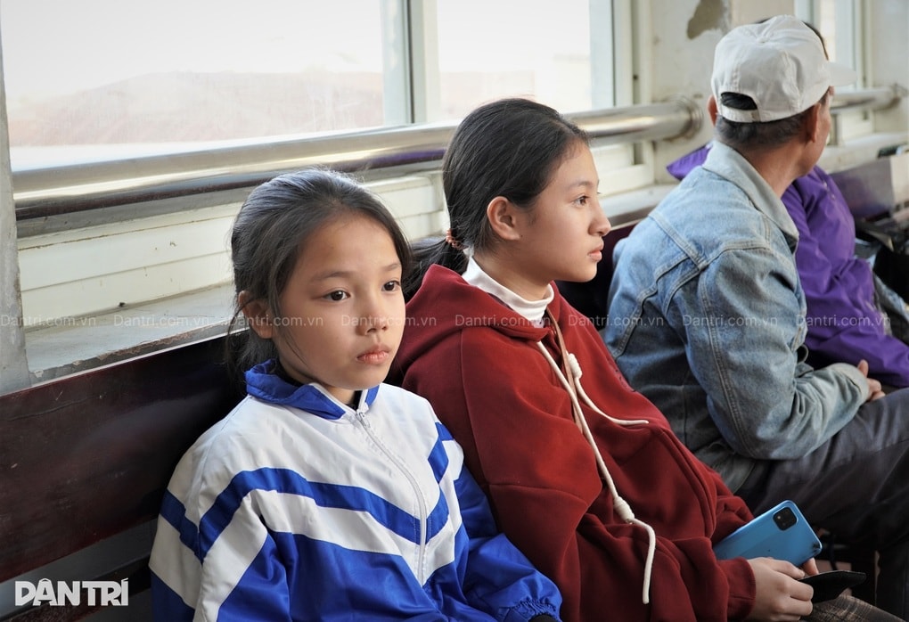 Người cha cụt chân bị đột quỵ, 4 con thơ ngơ ngác, vợ nghèo cầu cứu - 3