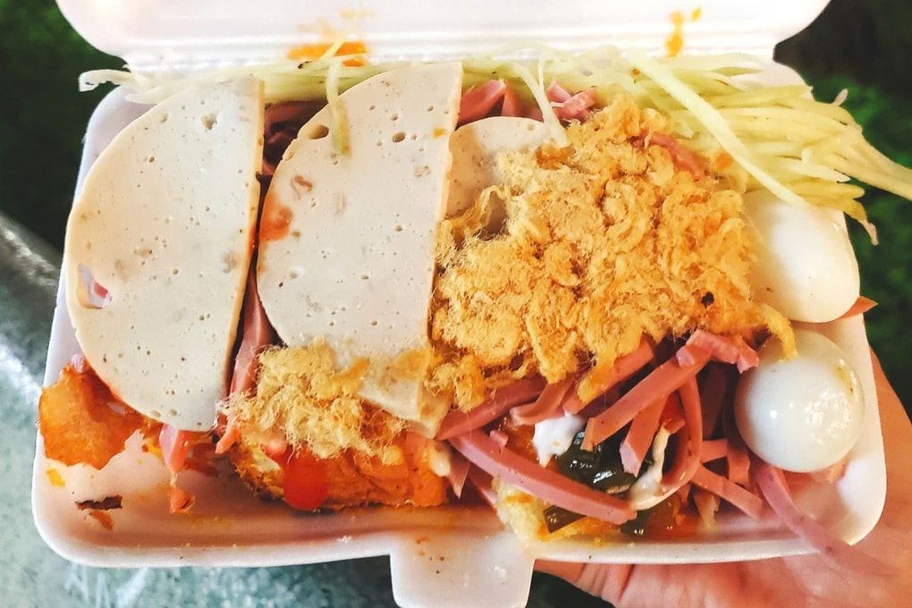 Cầm 100.000 đồng có thể ăn gì khi đến chợ đêm ở bến Ninh Kiều? - 2