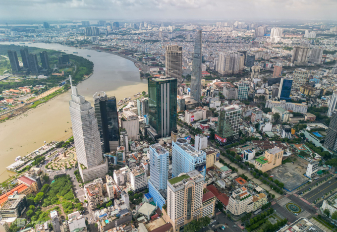 Trung tâm TP HCM đối diện bán đảo Thủ Thiêm, tháng 7/2025. Ảnh: Quỳnh Trần