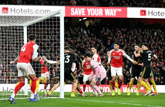 Mikel Merino gỡ hòa 2-2 từ tình huống đá phạt góc. Ảnh: Arsenal FC