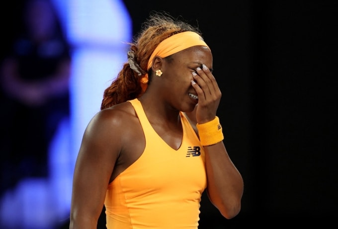Gauff thất vọng sau một điểm thua ở tứ kết Australia Mở rộng, trên sân Rod Laver, Melbourne, Australia hôm 27/1. Ảnh: Reuters